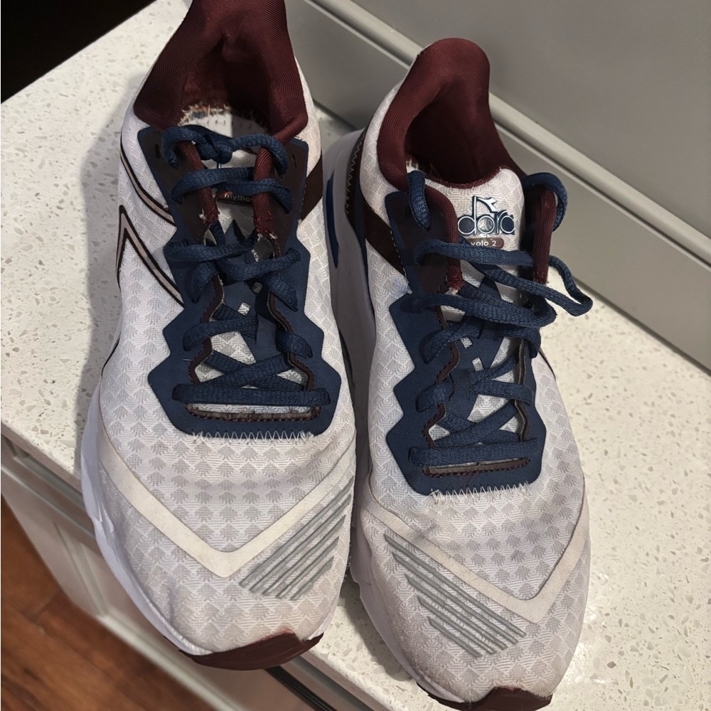 Diadora Mythos Blushield Volo 2 Sneakers - White, navy and Burgundy 7.5 - Picture 4 of 13